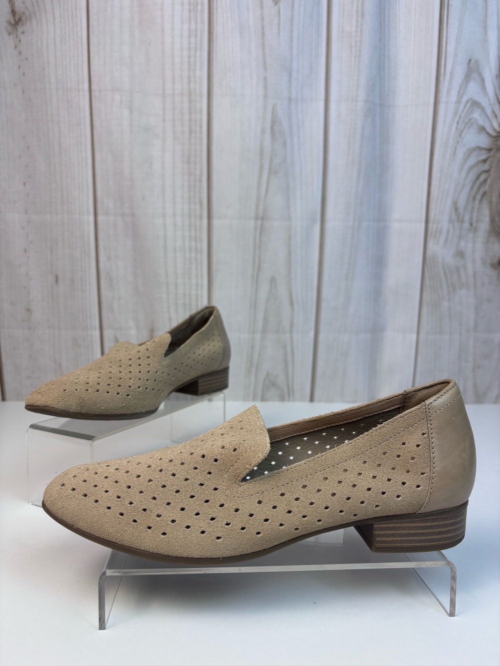 Clarks Juliet Hayes Flats Perforated Suede Leather Cutout Loafers Sand Size 9